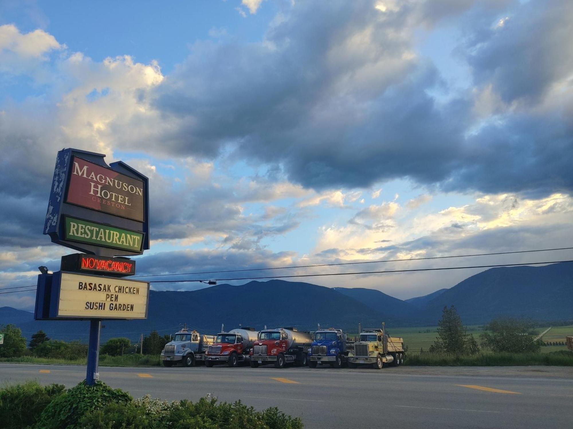 Magnuson Hotel Creston Buitenkant foto