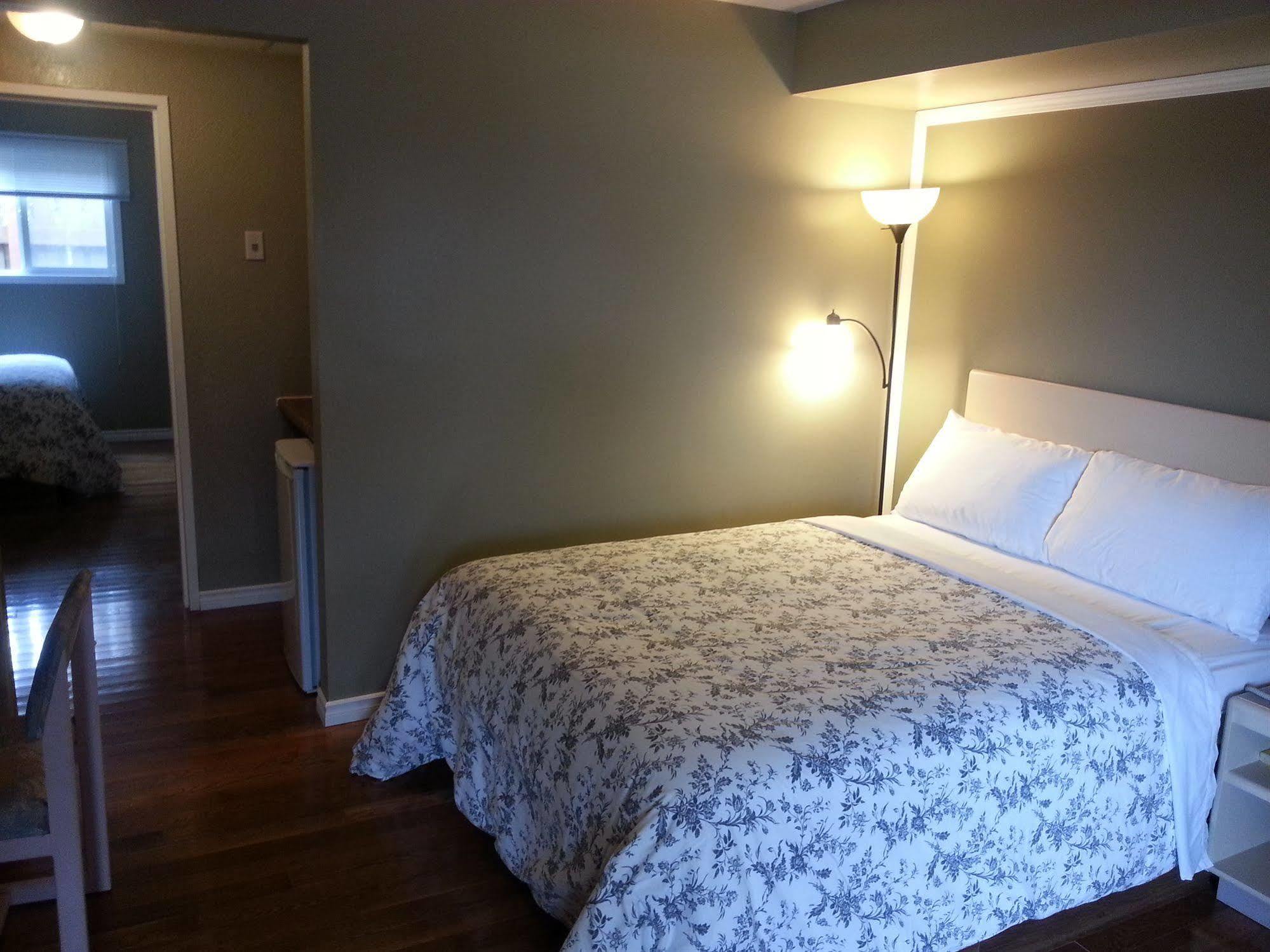 Magnuson Hotel Creston Buitenkant foto